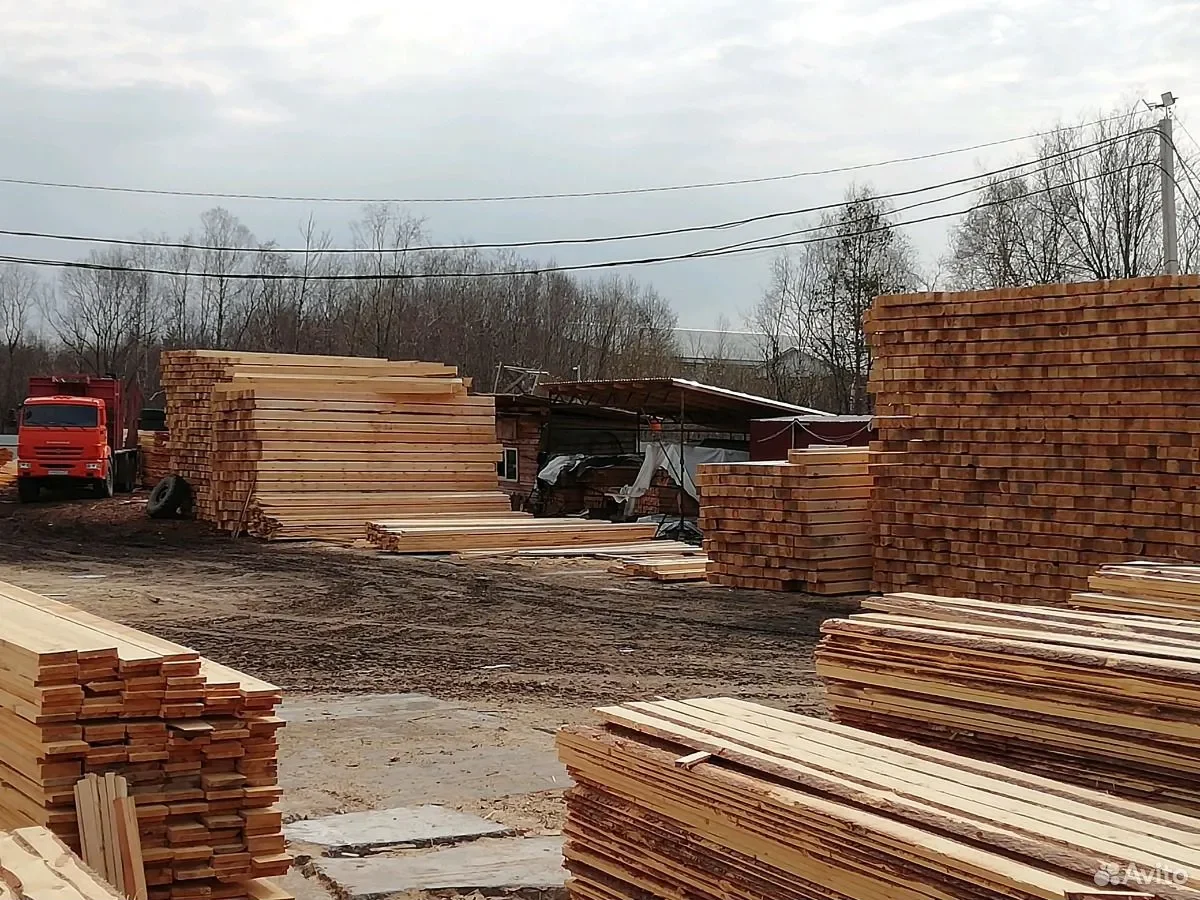 Склад пиломатериалов под открытым небом